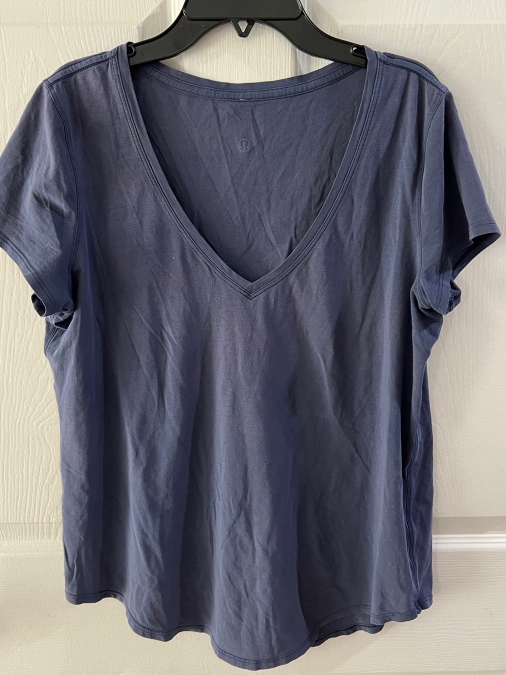 lululemon athletica Women’s V-Neck Short Sleeve Tee - Slate Blue